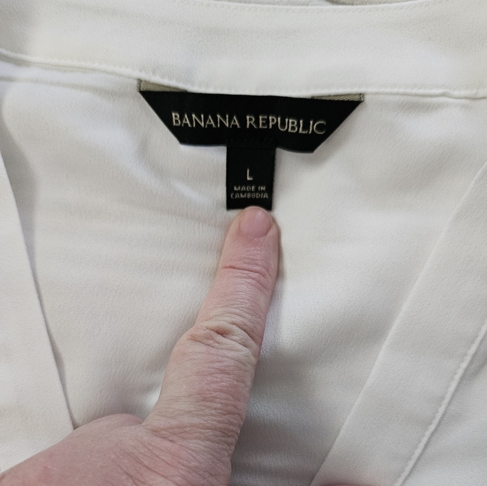 Banana Republic White V-Neck Blouse Size L - Picture 3 of 8